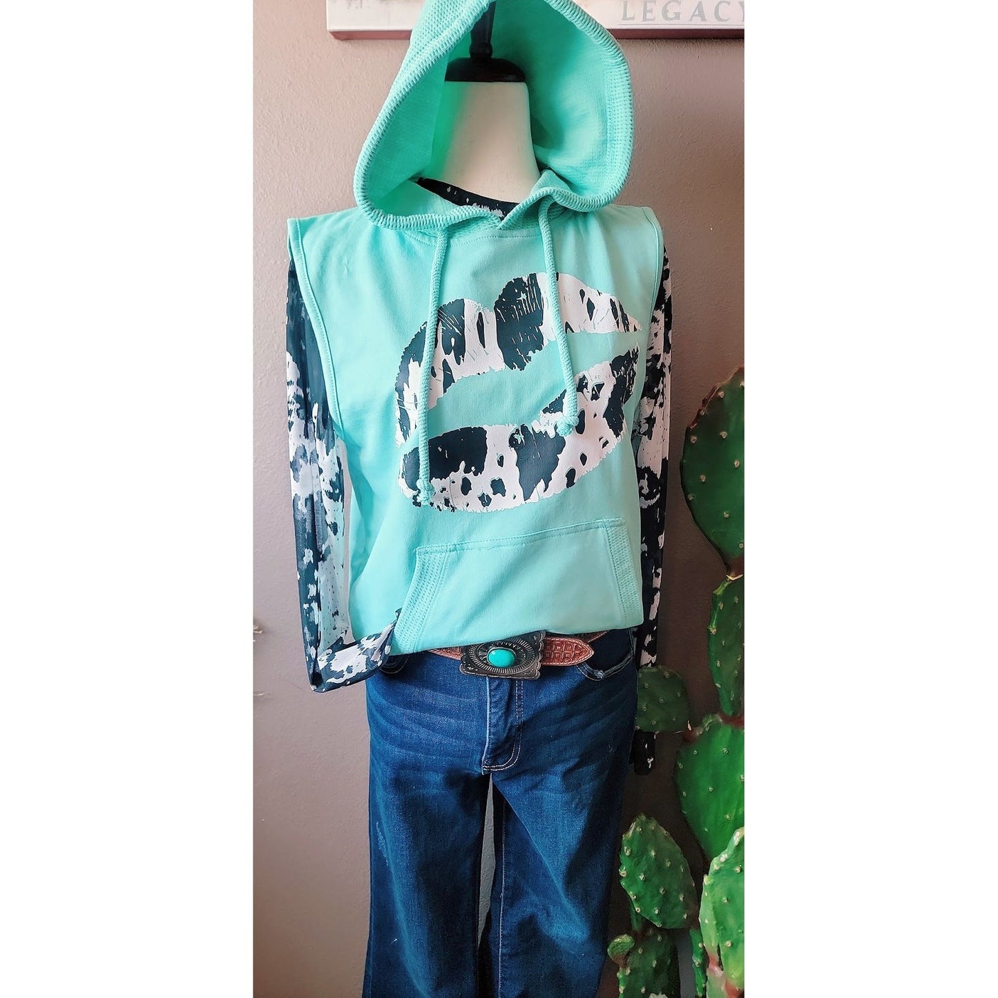 Cow Smooch Sleeveless Hoodie